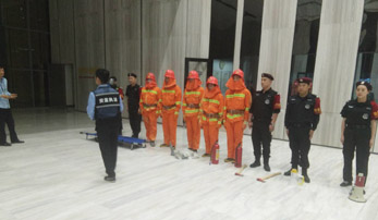  做好保安隊伍建設(shè)，提高保安隊伍素質(zhì)和服務(wù)水平 